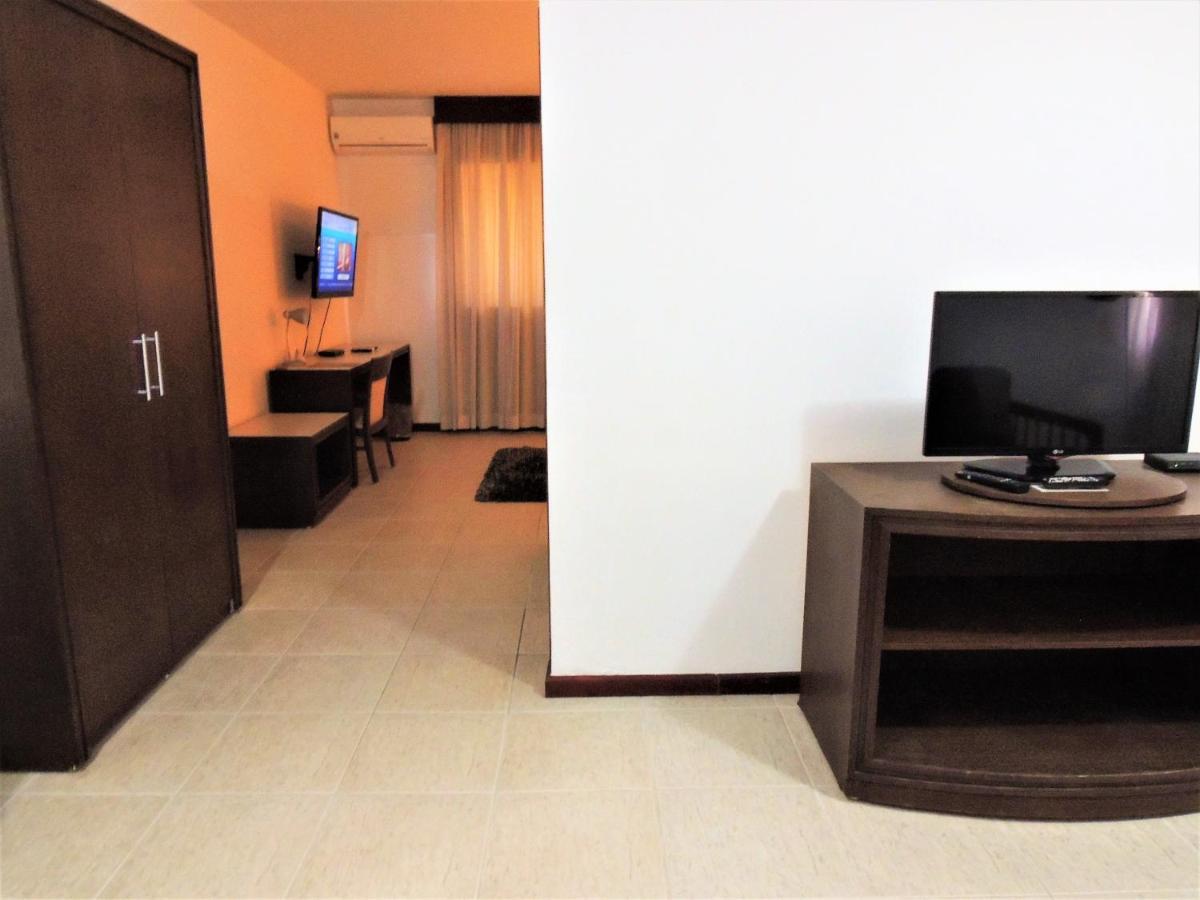 Mondrian Suite Hotel Sao Jose dos Campos Exterior photo